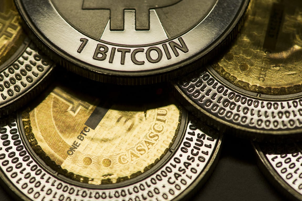 découvrez les dernières analyses et prévisions sur le bitcoin : est-il à l'aube d'un nouveau sommet ou s'achemine-t-il vers une chute ? informez-vous sur les tendances du marché et les facteurs influençant la cryptomonnaie.