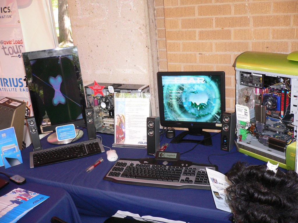 Configuration de jeu vidéo sur PC illustrant l'univers de Palworld