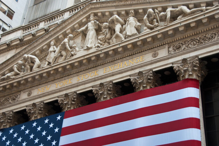 Facade du New York Stock Exchange a Wall Street, ou Securitize a fait ses debuts sous le symbole SECZ