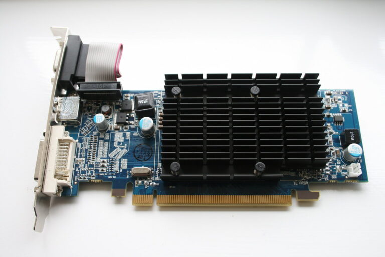 Carte graphique GPU vue de près, illustration du rafraîchissement RTX 50 Super