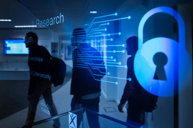 Illustration croisant intelligence artificielle et cybersécurité lors d'un symposium technologique