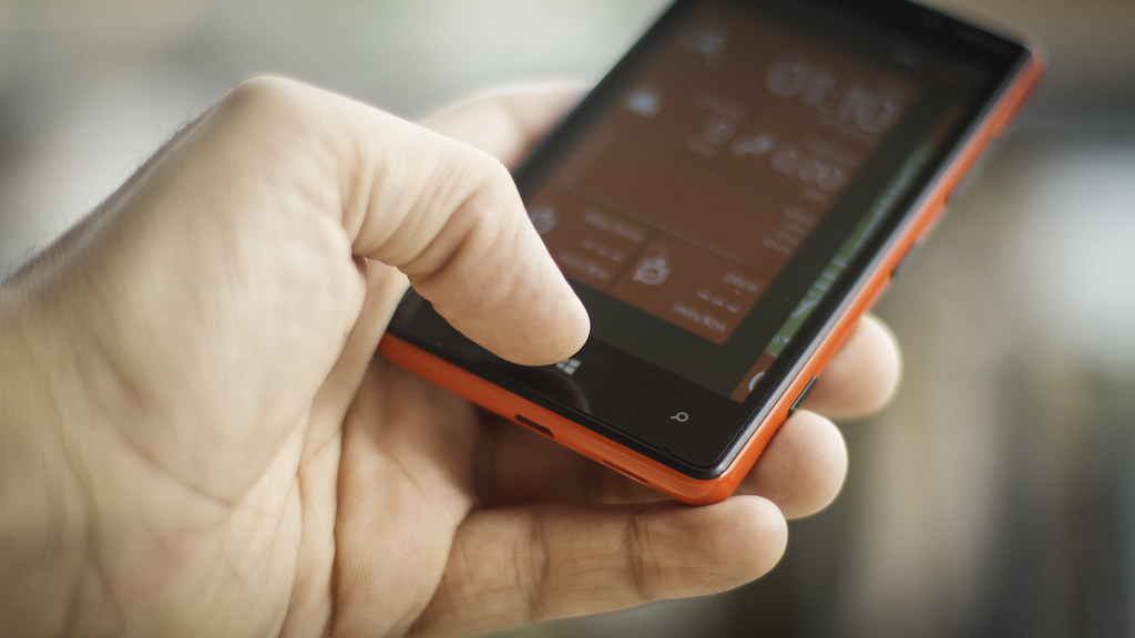 Applications de reseaux sociaux affichees sur l'ecran d'un smartphone