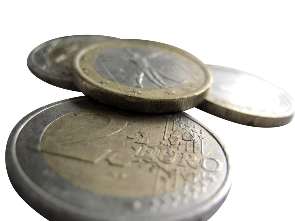 Pièces en euros symbolisant un stablecoin adossé à la monnaie unique